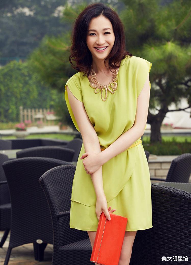 张天爱|美女明星馆：李小冉，甜美灵秀！