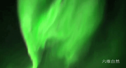  加拿大出现绝美的极光，就像一场极光秀，整个天空被绿色极光照亮