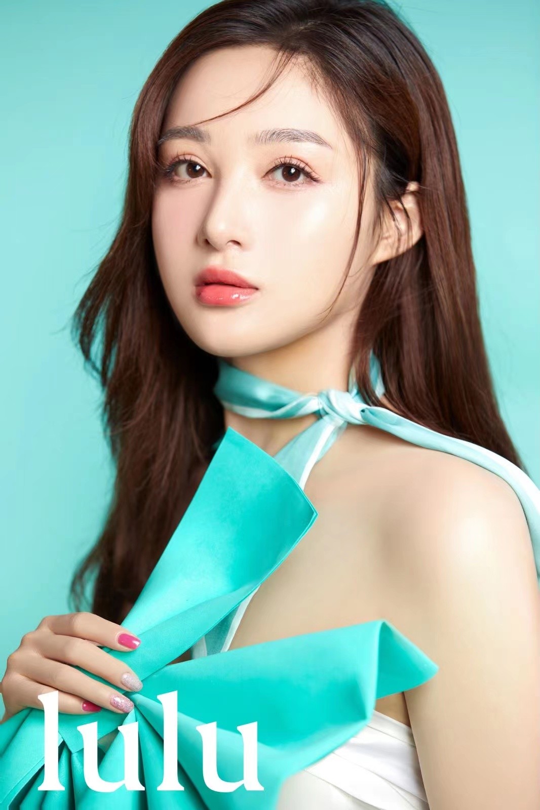 孙嘉璐|孙嘉璐蝴蝶结抹胸纯欲大片，把少女感和小性感拿捏到位了