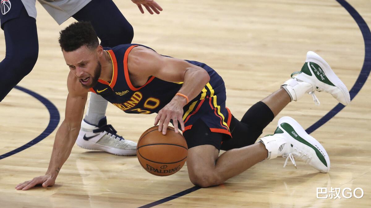 勇士队|空砍32+6+5！库里眼眶含泪，科尔拒绝认错，明天火箭能送一场？