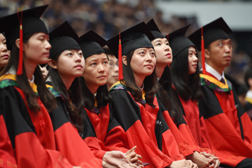 acgn漫评|“奥特曼”在清华毕业了，教授一脸茫然，学生们更是一脸无辜