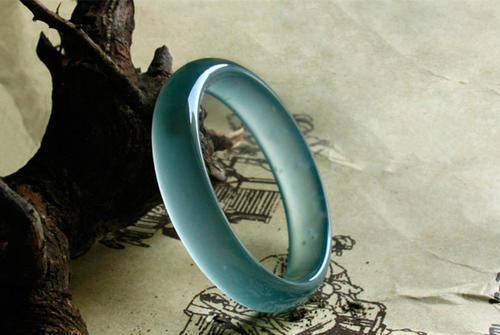 翡翠|翡翠的美,在蓝水翡翠中体现得淋漓尽致,不一样的美感散发