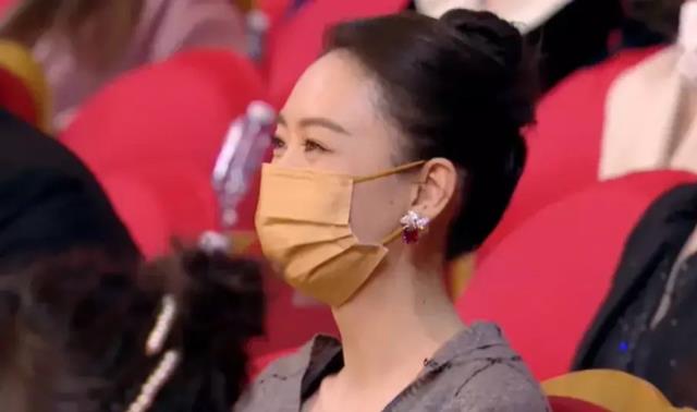 倪妮|同样是戴口罩，吴谨言变大姐，杨紫倪妮最健康，而她美的让人意外