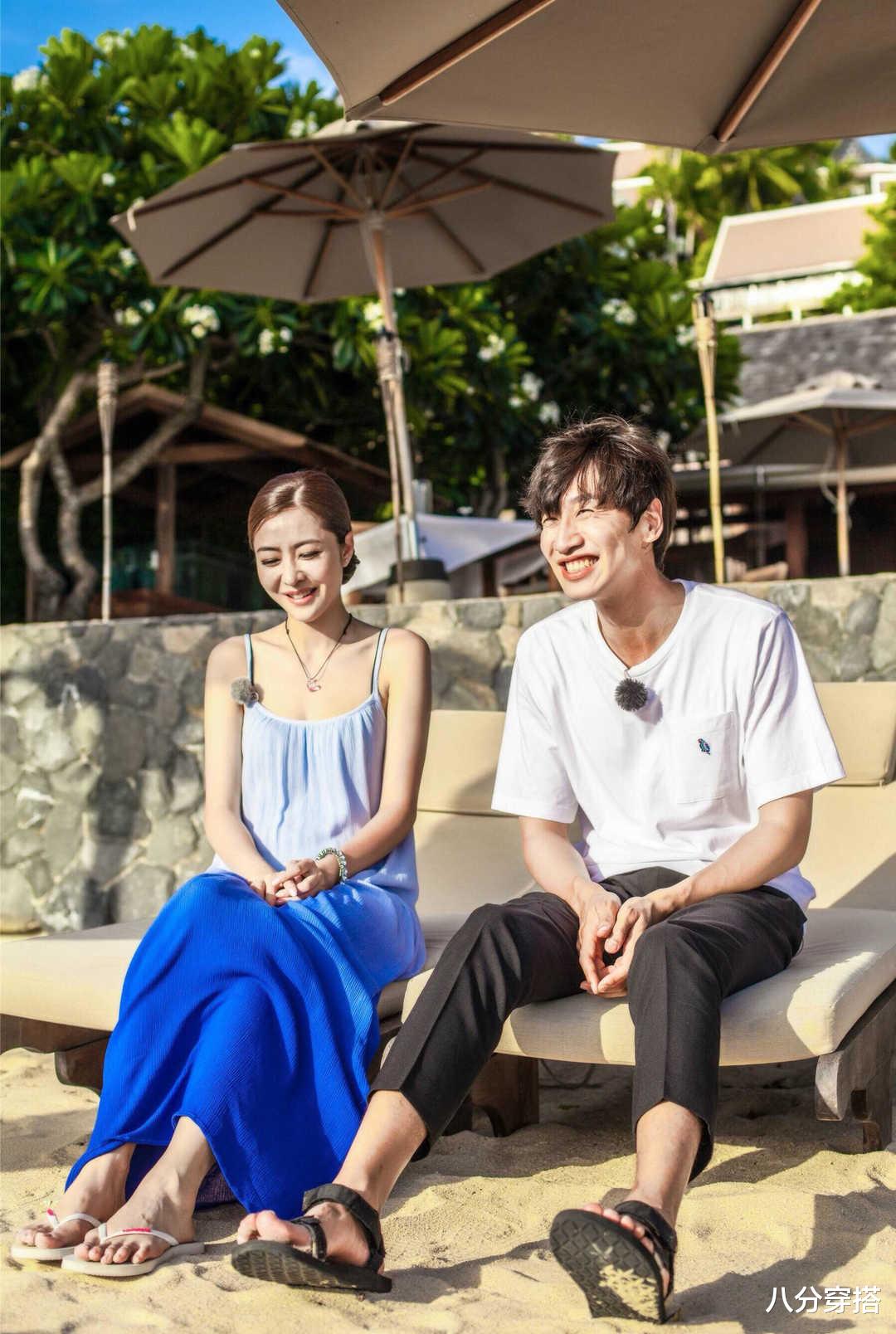 连衣裙|40岁熊黛林身材仍惊艳，穿一袭白色连衣裙性感妩媚，高挑有型