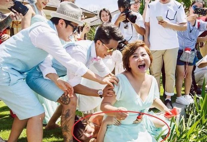 李一桐|霸凌？起哄扒衣服把人按进蛋糕里，娱乐圈的水让人看不清.