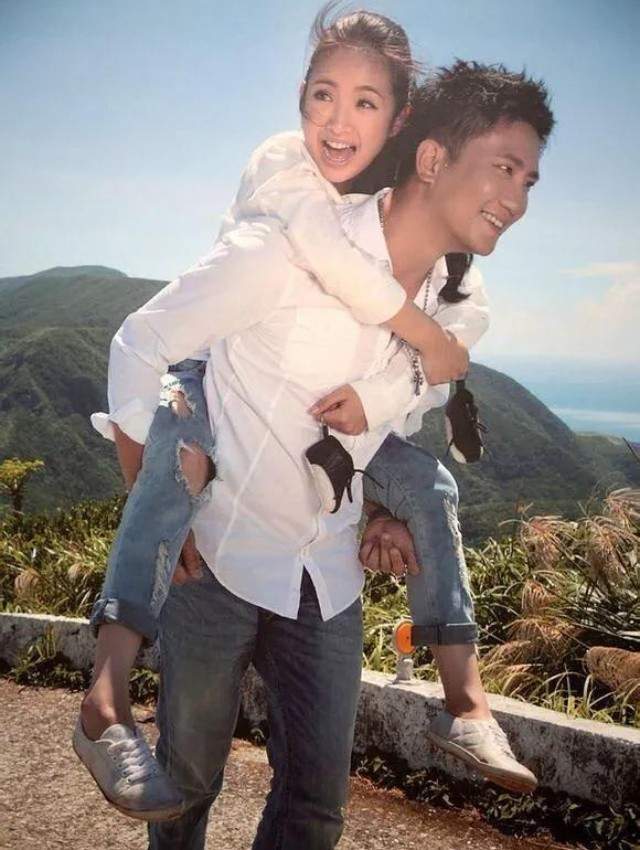 林依晨|台媒曝林依晨婚姻7年终当妈，孕肚已8个月大，林于超返台悉心照料