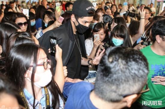 吴亦凡|吴亦凡的粉丝，有多疯狂？不仅要劫狱，还在警局门前聚众闹事！