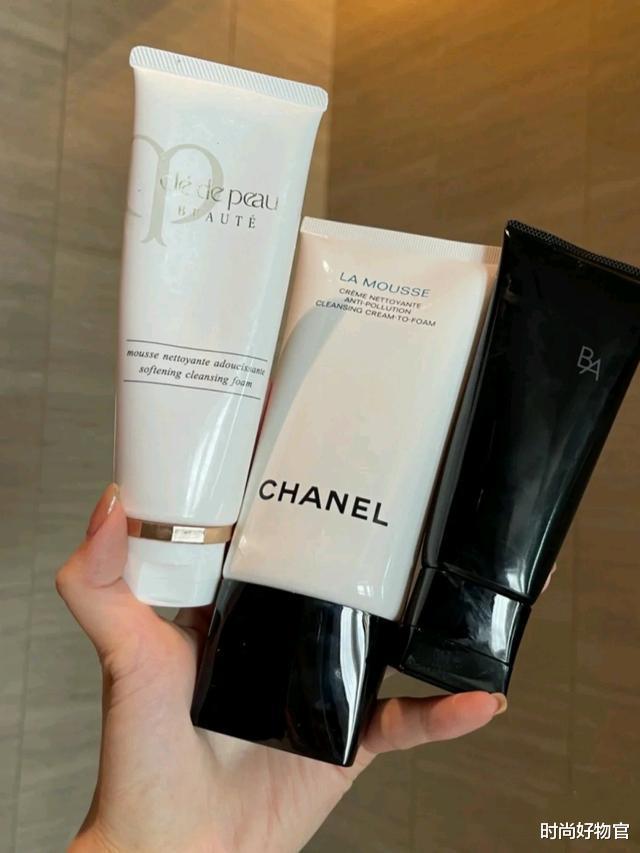 时尚好物官 女人40岁之后，护肤品的正确使用顺序，很多人不懂，难怪肤色暗沉