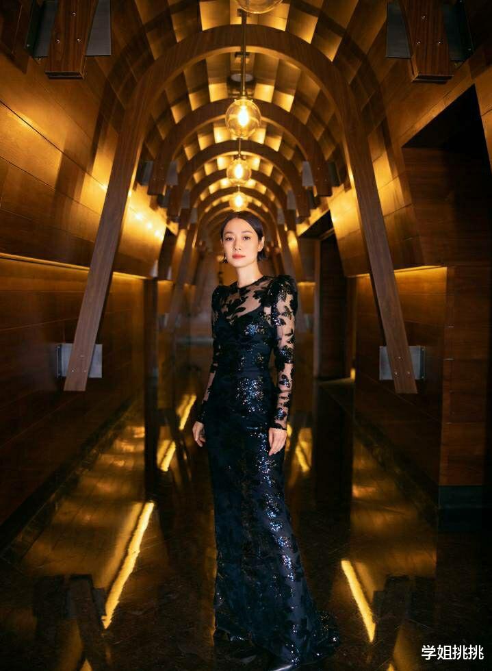 运动|马伊琍的气质很难模仿，栗子色短发配波点裙，美得很高级