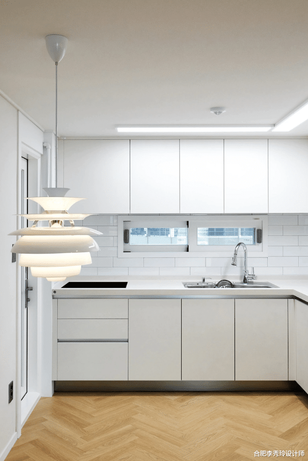 套内93㎡面积适中，夫妻俩“去复杂化”的装修手段，获得一致夸奖