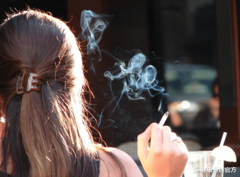 健康新经官方|吃1口等于吃10斤牡蛎，医生建议：老烟民不妨多吃，越吃肺越干净