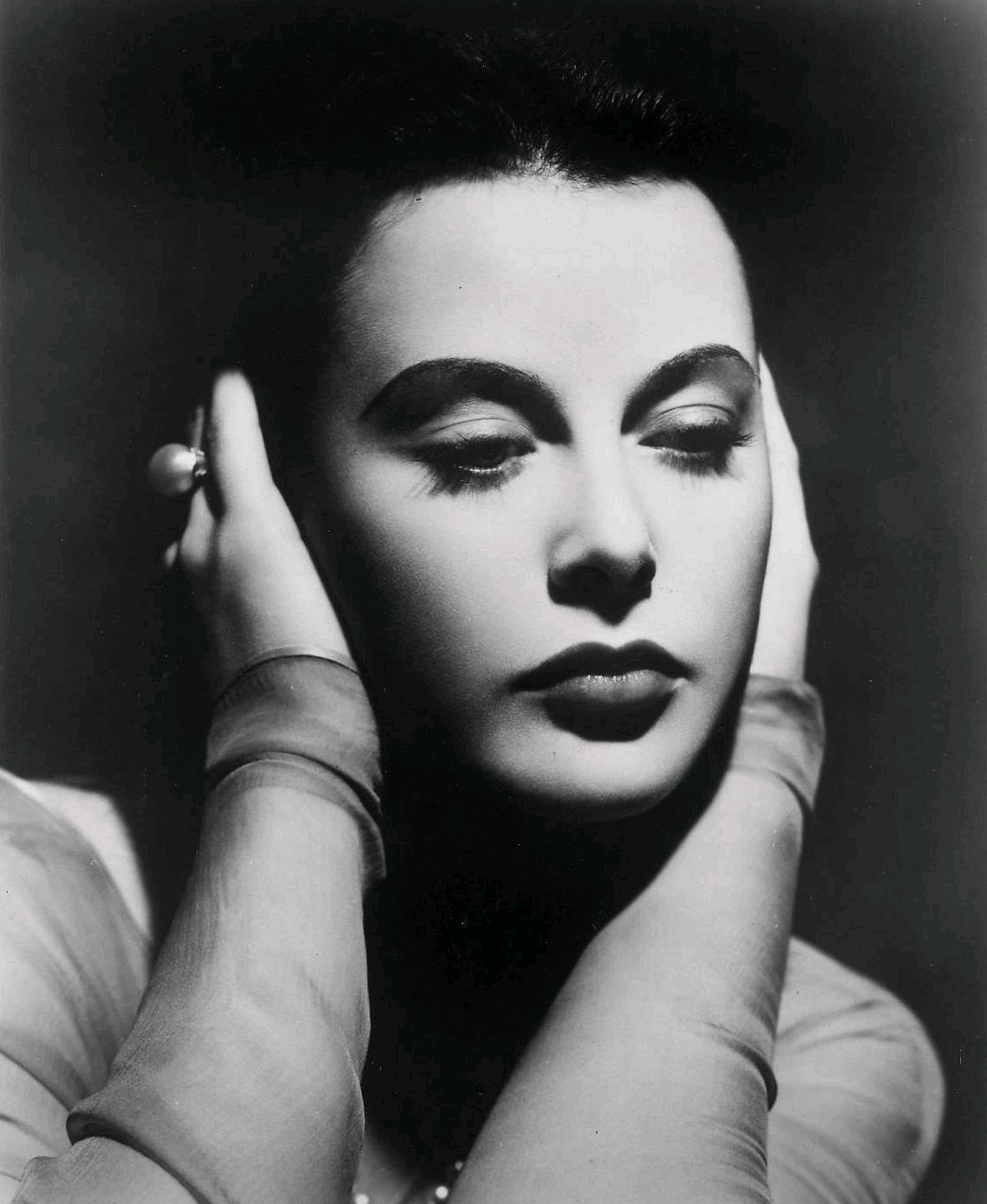 好莱坞|从海蒂·拉玛到吉恩·蒂尔尼,细数好莱坞被誉为“最美”的美人们。