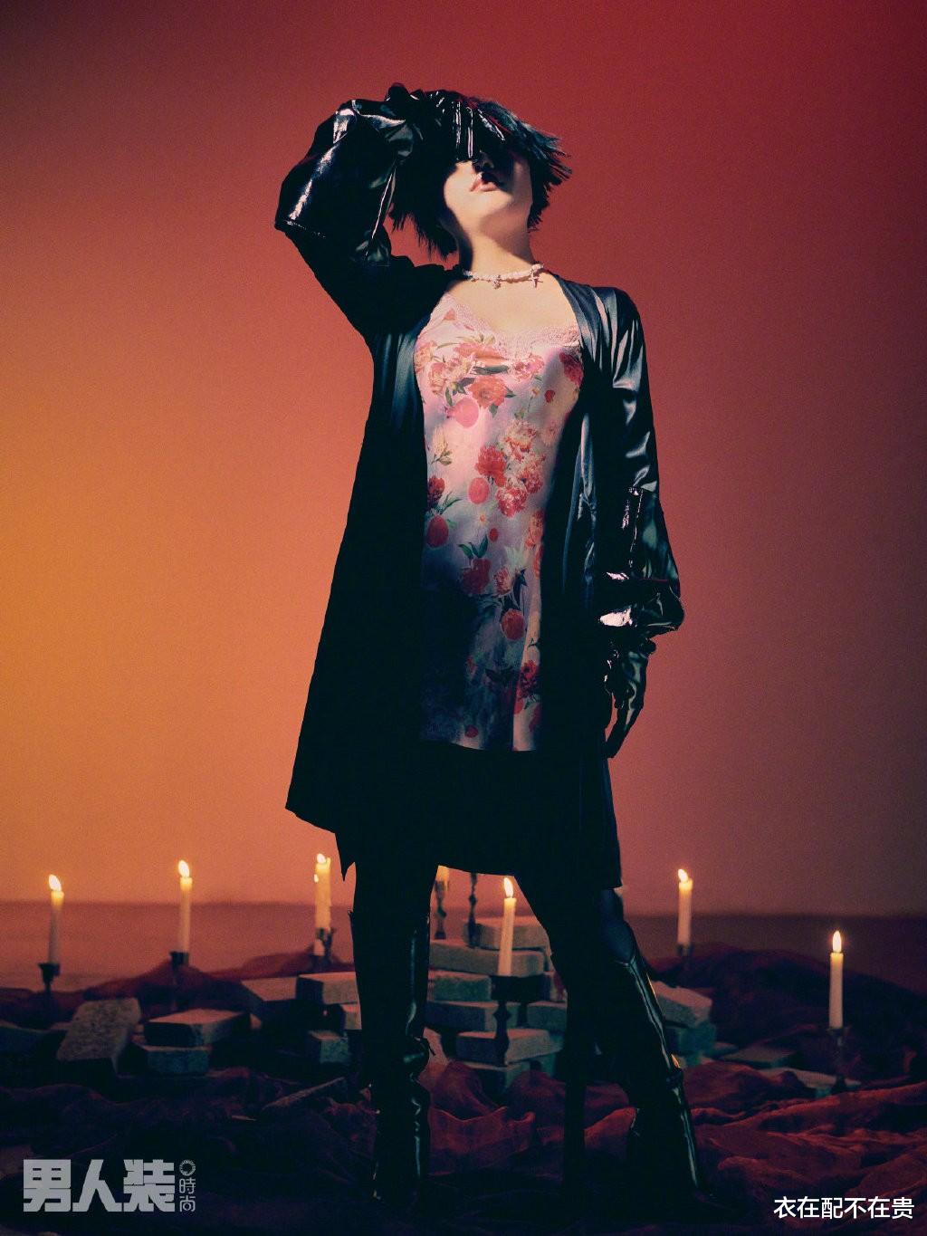 李雪琴|李雪琴不说脱口秀，穿印花裙拍“男人装”，尺度略大颠覆往日形象