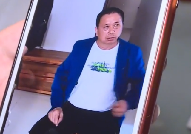 62岁老父亲娶妻生子,结果被35岁儿子赶出家门,邻居看了拍手叫好