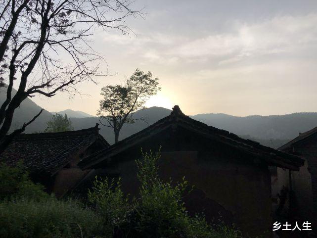 今天九月十六,老人说:“今日九月望,月厌地火生”,是啥意思?
