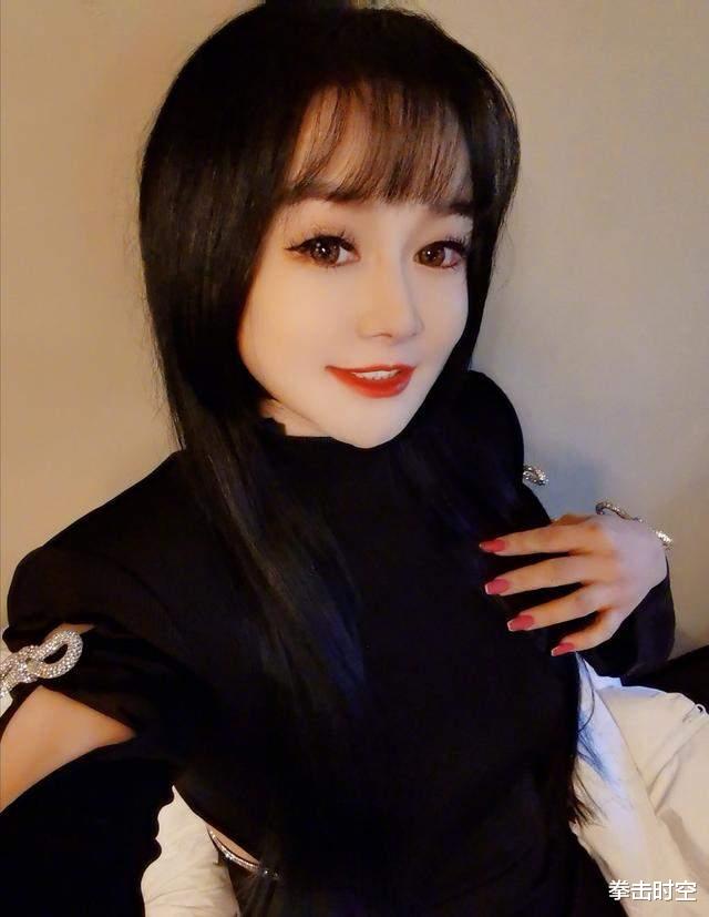 高圆圆|冉莹颖又曝近照！邹市明娇妻靠美颜上镜，网友：怎么小了，像妖精