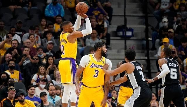 湖人隊(duì)|終于還是等來(lái)了！從以下這三點(diǎn)來(lái)看，湖人將鎖定NBA一神射手