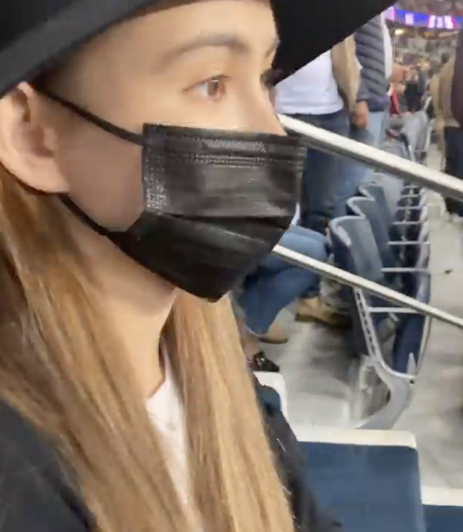 李菲儿|周杰伦携昆凌巴黎观战梅西球赛，赛前播放《Mojoto》周董直呼惊喜