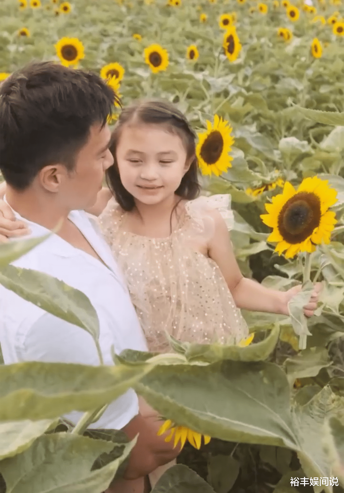 安志杰|安志杰晒一家出游照庆结婚四周年！一双儿女似混血，娇妻颜值颇高