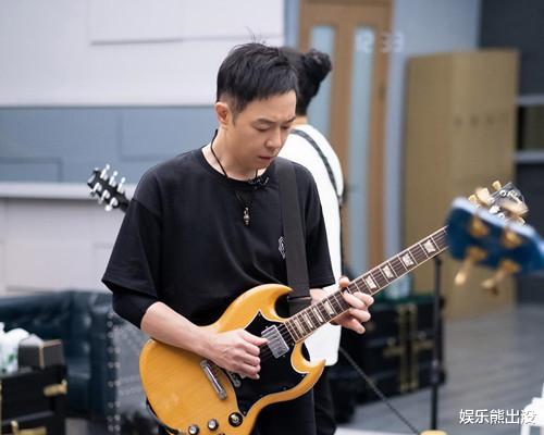 这!就是街舞|《哥哥》与《街舞》哪个热度更高？答案在情理之中，数据为14比5