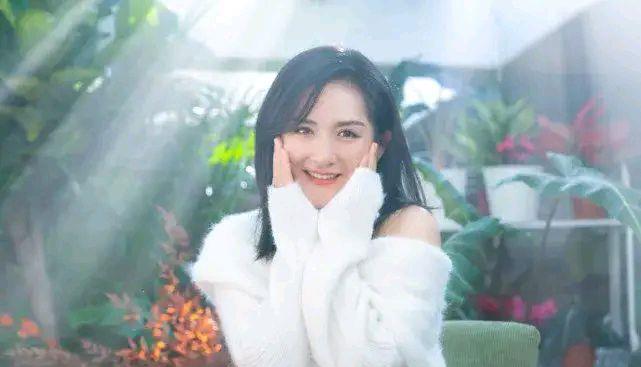 金晨|tvb红毯太让人意外了？谢娜真的变了？新年第一个惊讶是金晨给的？