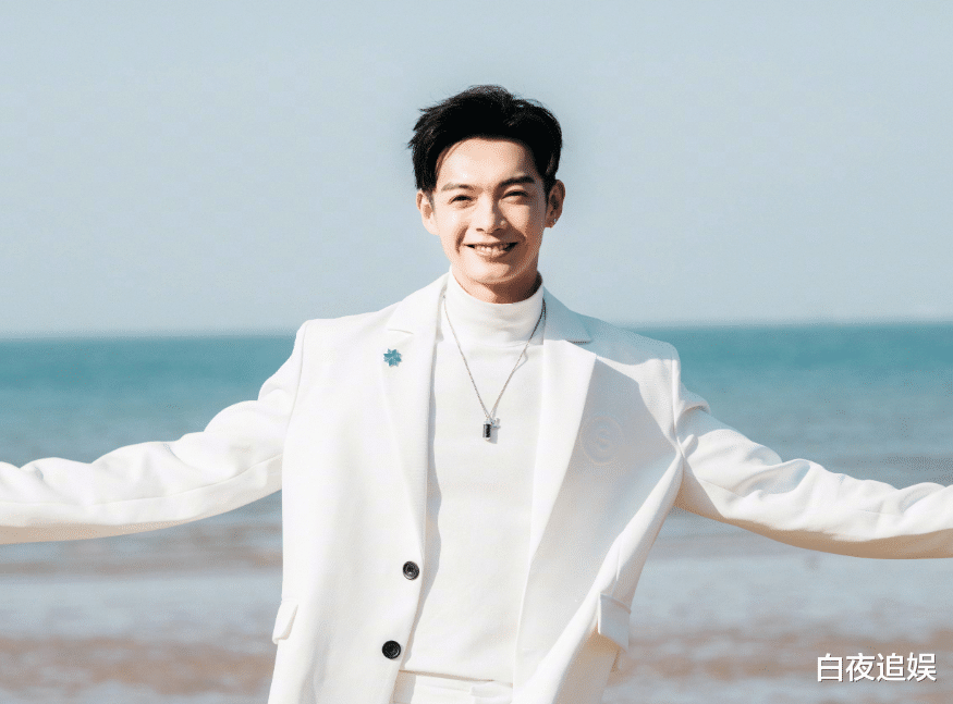 男团|出演《斗罗大陆》丑到认不出，15年前，却是偶像男团中的“霸总”