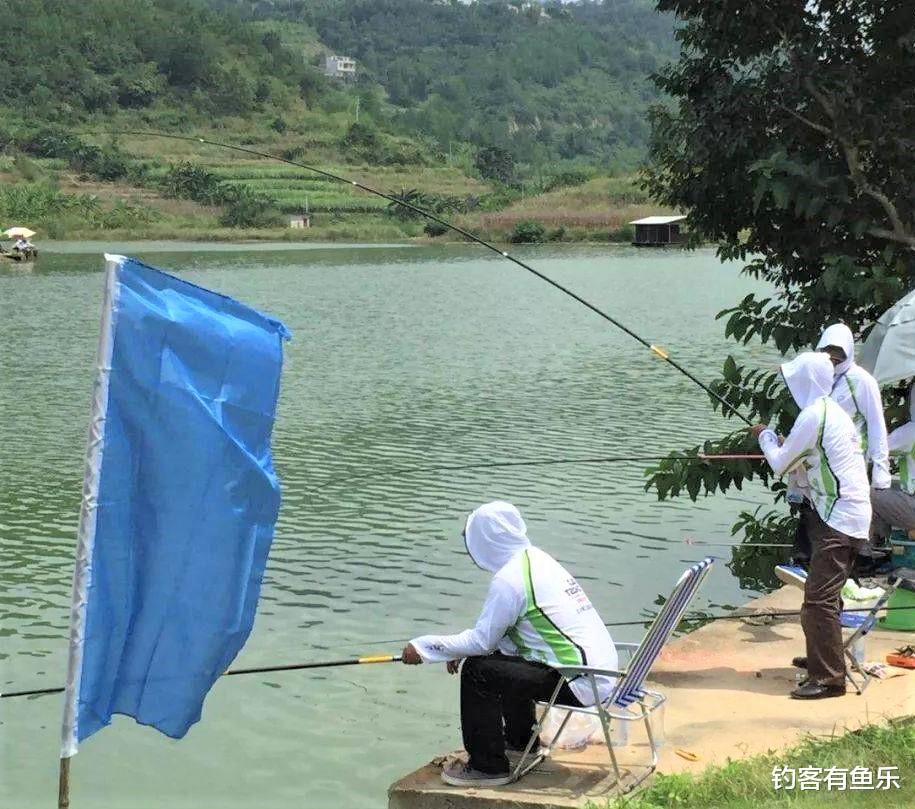 |水底高低不平，野钓如何调漂抓口？冬季如遇这三种情况，不能钓底