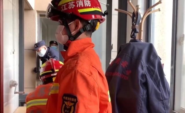 江苏一女子被包养3年遭抛弃,不想放手欲跳楼:我为他打掉4个孩子