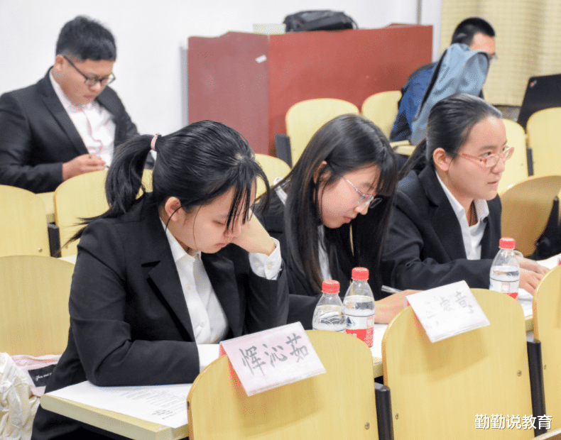 大学生|企业招聘“歧视链”公布，3类大学生不用看简历，就会直接被淘汰