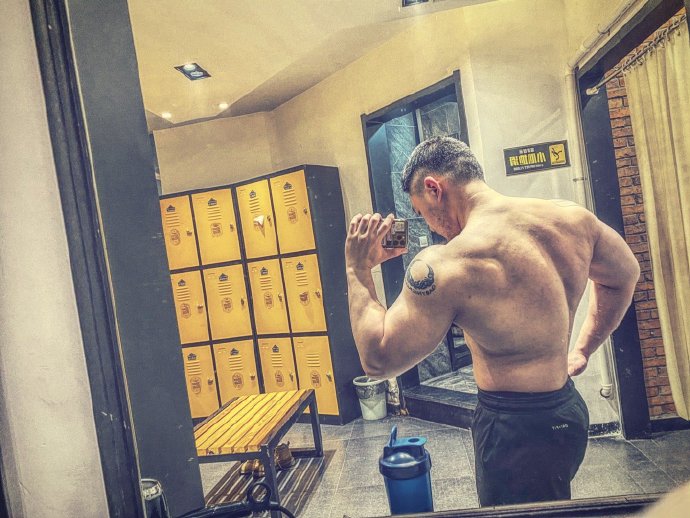 健身圈一哥|一身腱子肉，最爱凹造型，32岁宁波爷们浑身充满原始血性！