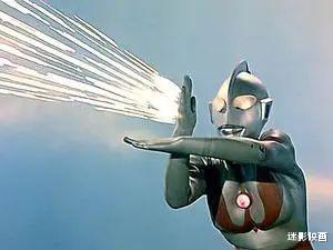 吴孟达|46年前的港版奥特曼，华语首部超级英雄片，剧情奇葩雷人却烂成神作！