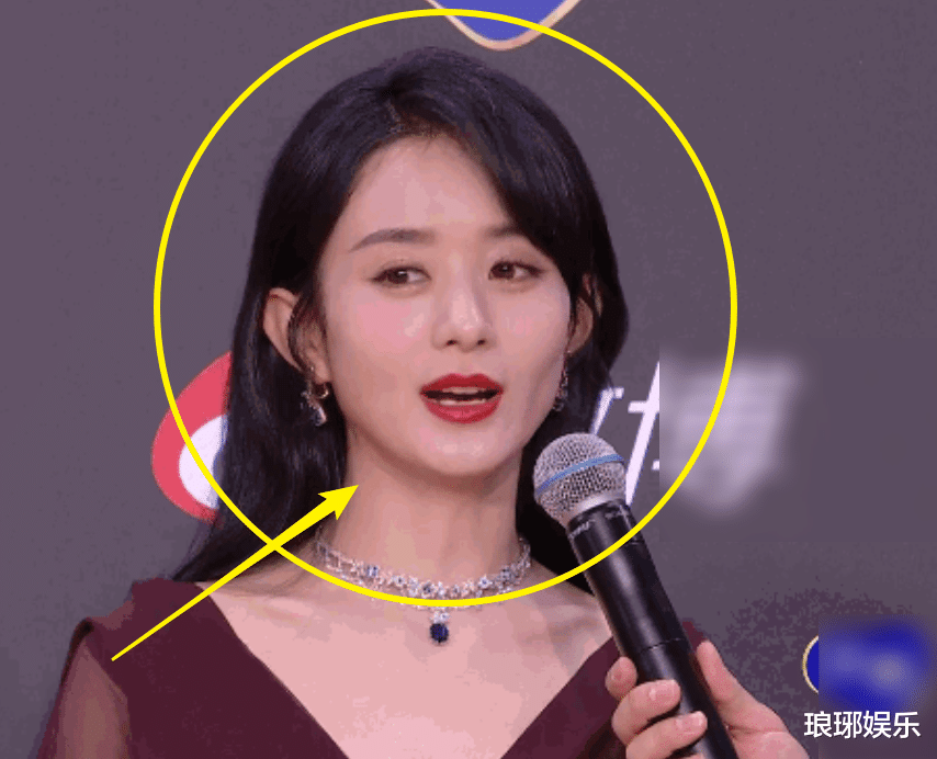 赵丽颖|女星红毯生图犹如卸妆水，鞠婧祎艳压群芳，赵丽颖却老了十几岁