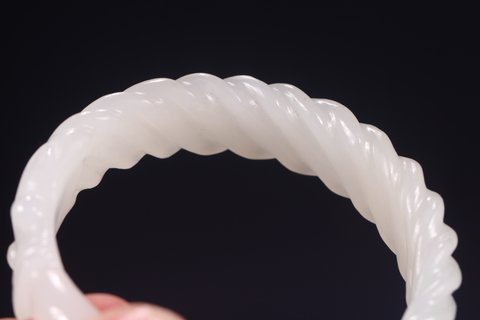 |回流 和田玉龙纹手镯