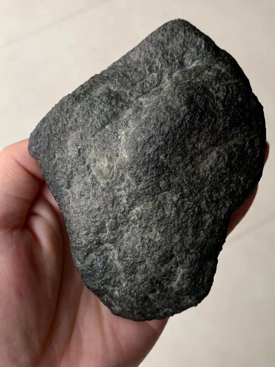 钱币|翡翠原石到成品——看“雾”辨翠，鉴定原石