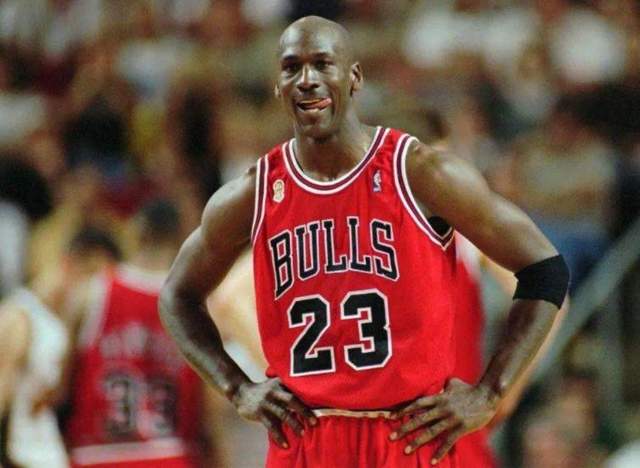 季后賽|一人打崩一隊！盤點NBA季后賽十大個人表演秀：入選者實至名歸！