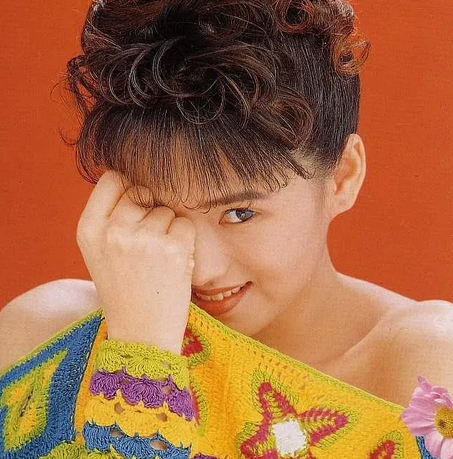 伊能静|去掉滤镜的伊能静过于真实，手臂粗壮脸颊松弛，中年气息过重