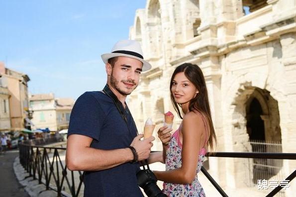 魏亭亭 男人在感情里，一般都会有两个女人，第二个才是真爱