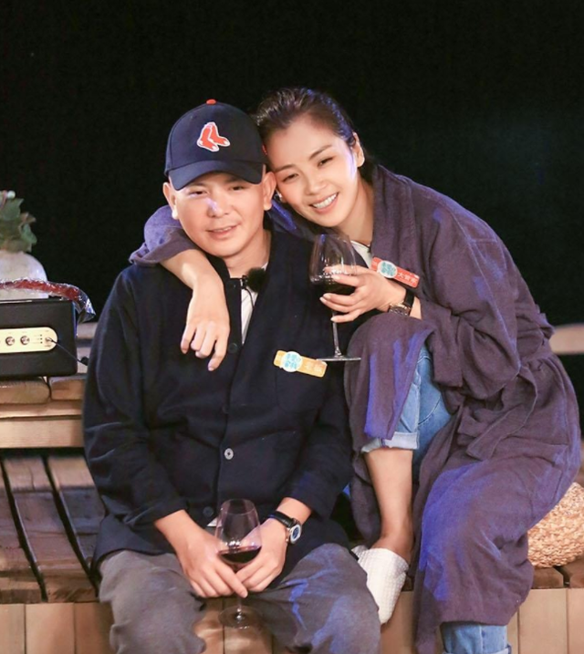 42歲劉濤與老公合照像“父女”，健身與不健身，差距好像有點大-圖5