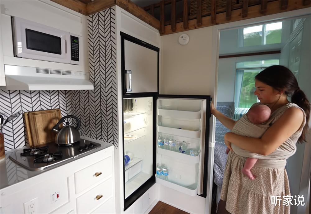 听家说 钓鱼爱好者的水上船屋：将36㎡设计成两室两厅，住一家六口没问题