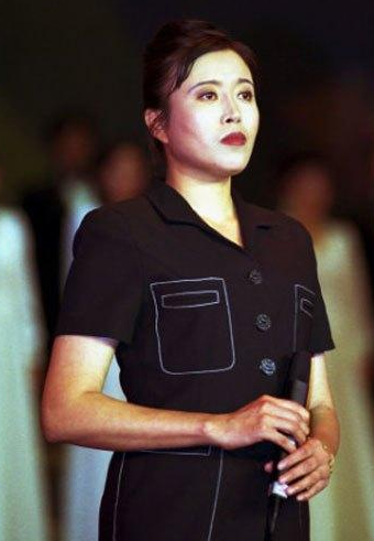 肖浩飞白|丁嘉丽：两婚两离，4次堕胎，遭孙红雷“抛弃”后皈依佛门