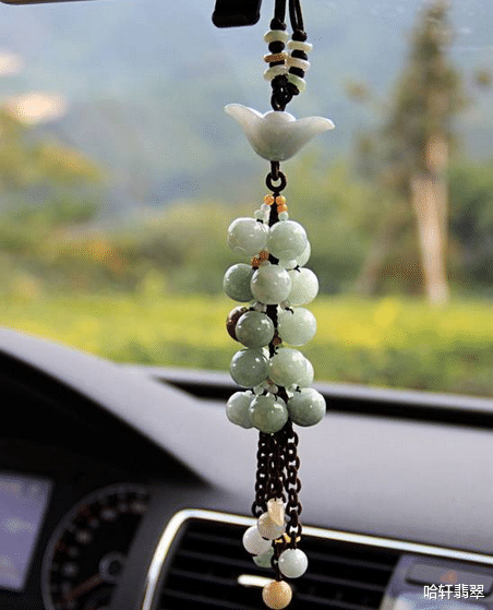 翡翠手镯|翡翠车挂要怎么选？有哪些好风水的题材呢？