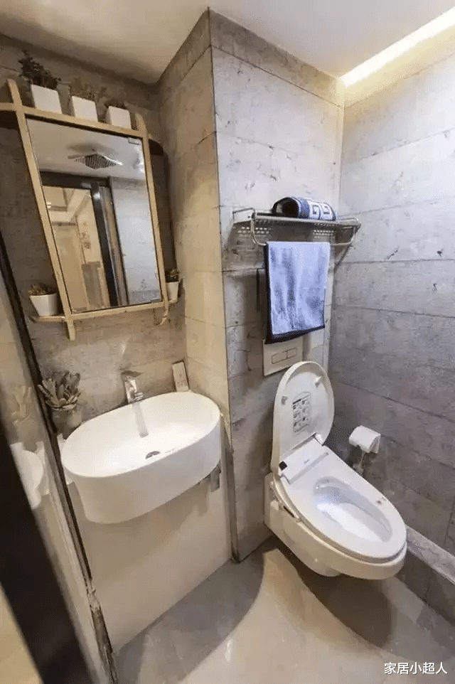 五口人居住在老宅,吃住全在一起,一点隐私都没有