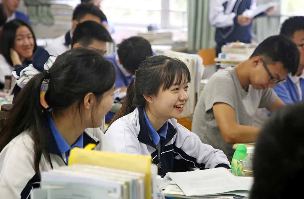 |高考后发现，普通班“鸡头”和重点班“凤尾”，差距可谓肉眼可见
