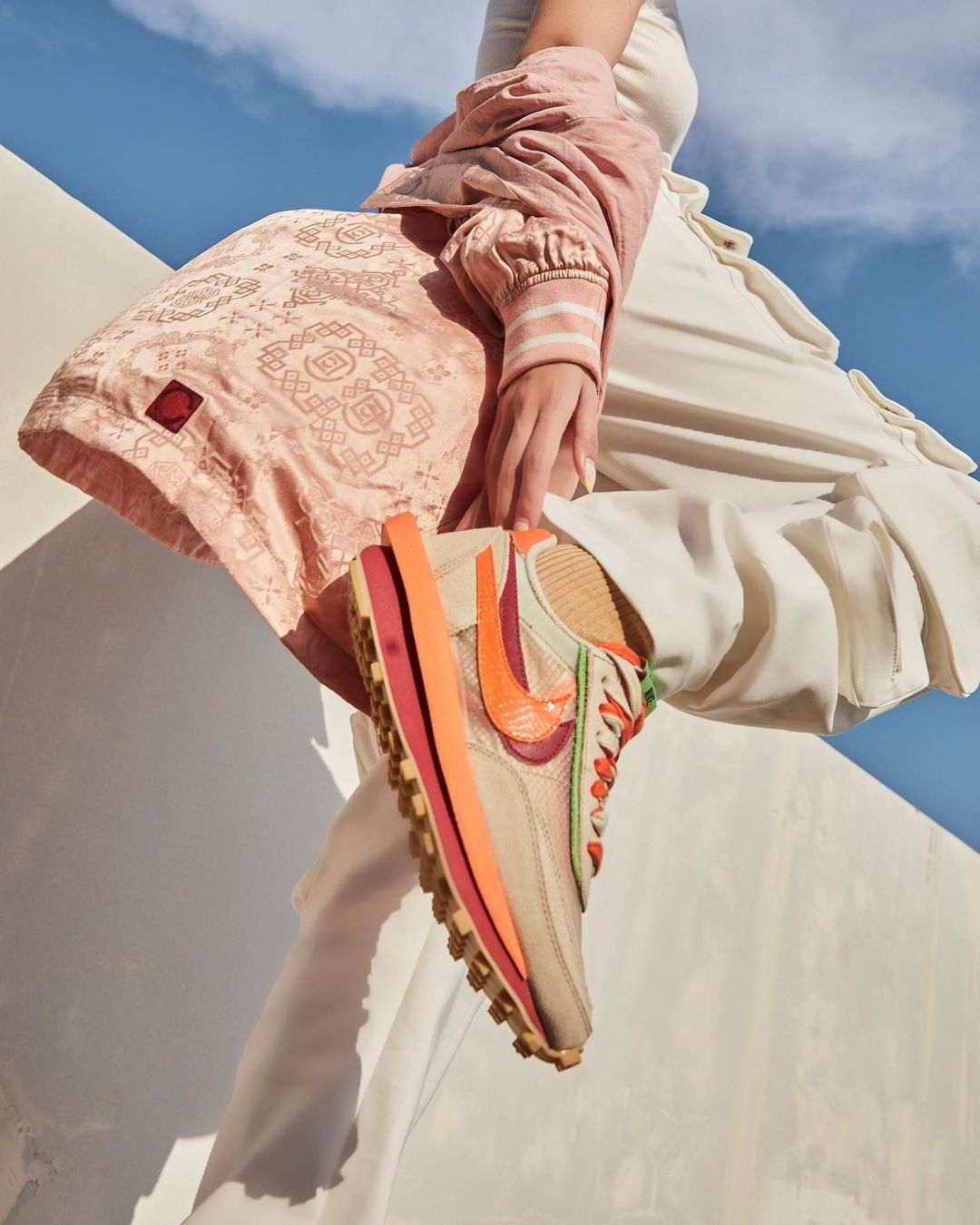 FLIGHTCLUB中文站|悄悄起飞!sacaixNike市价破万!「原价左右」能买的只剩这几双了!