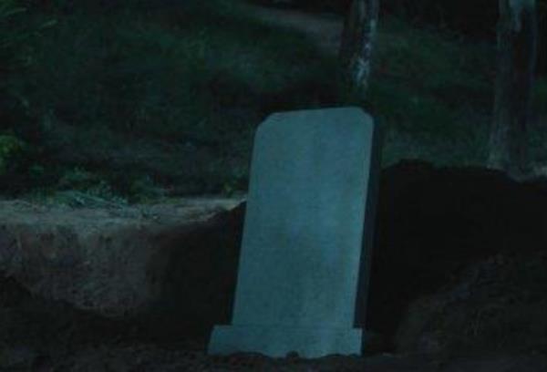 周星驰|赘婿：楼舒婉的第3个墓碑，不是给鲍统领的，2个细节早已暗示