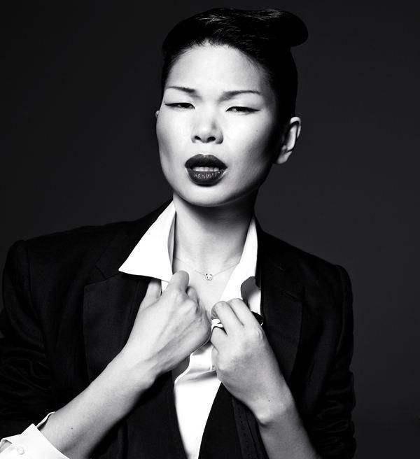 岳云鹏|眼睛小不配当中国人？这5位明星告诉你，眼睛只剩一条缝也惹人爱