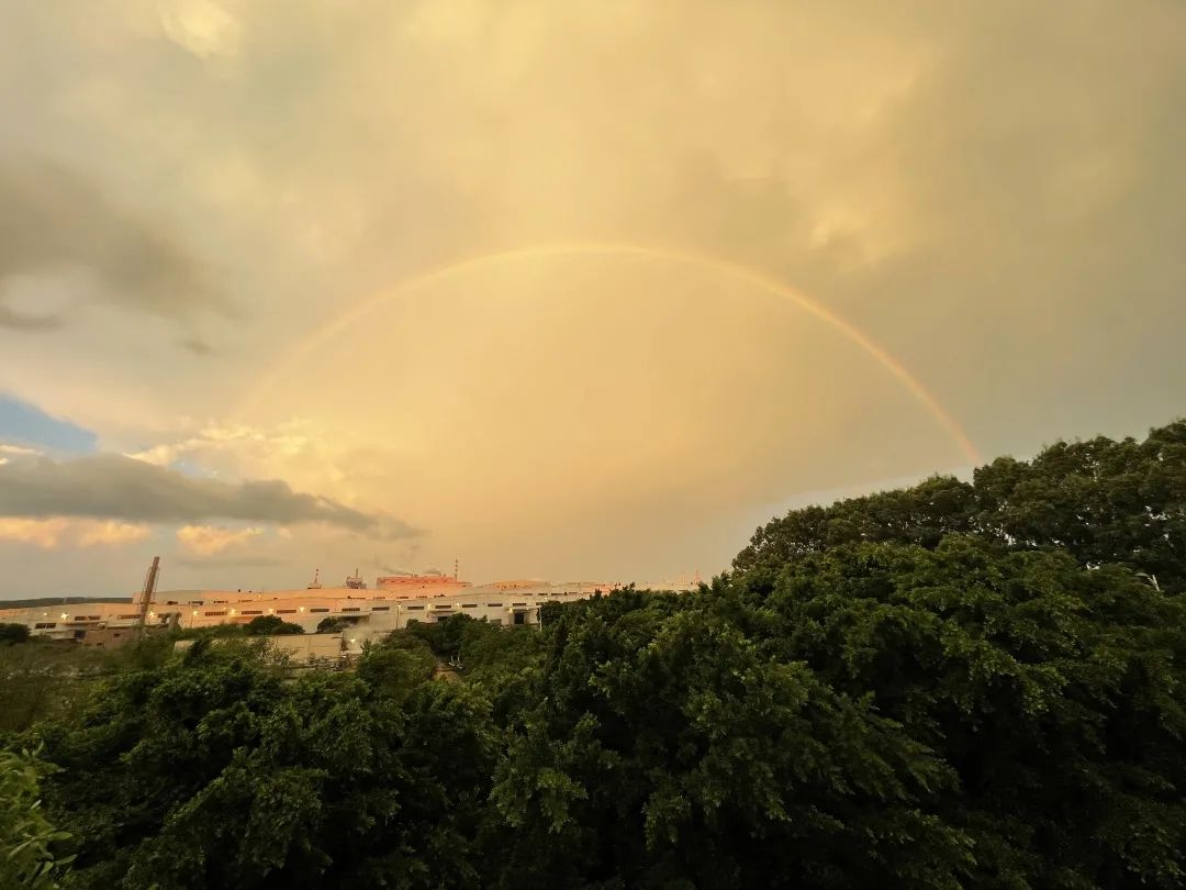 洋浦上空出现“双彩虹+闪电”，来看看有没有你的作品！