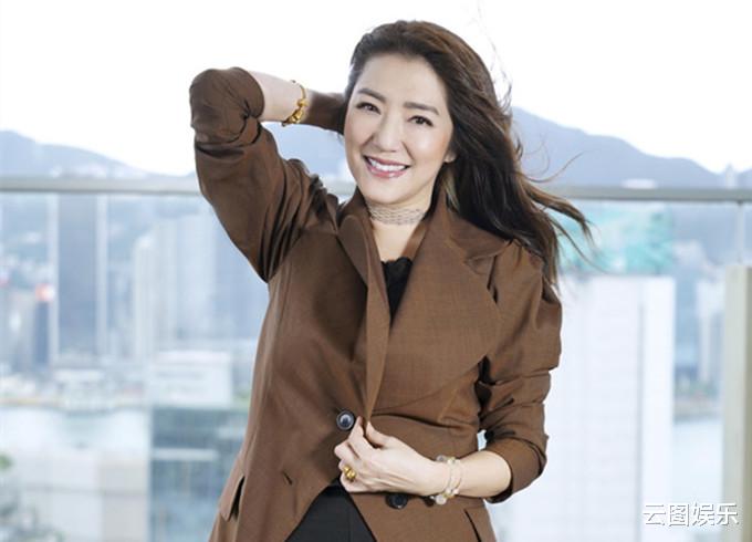 黄日华|与黄日华约会传绯闻，53岁女星难掩仰慕之情，称很多东西说不准