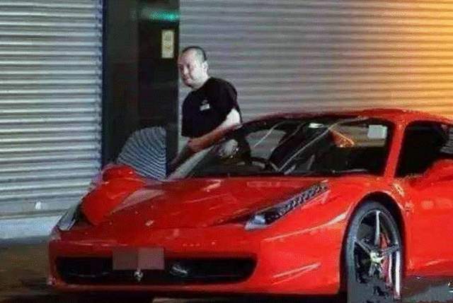 邱淑贞|他白手起家年赚36亿！娶到被王晶捧红的著名艳星，堪称人生赢家