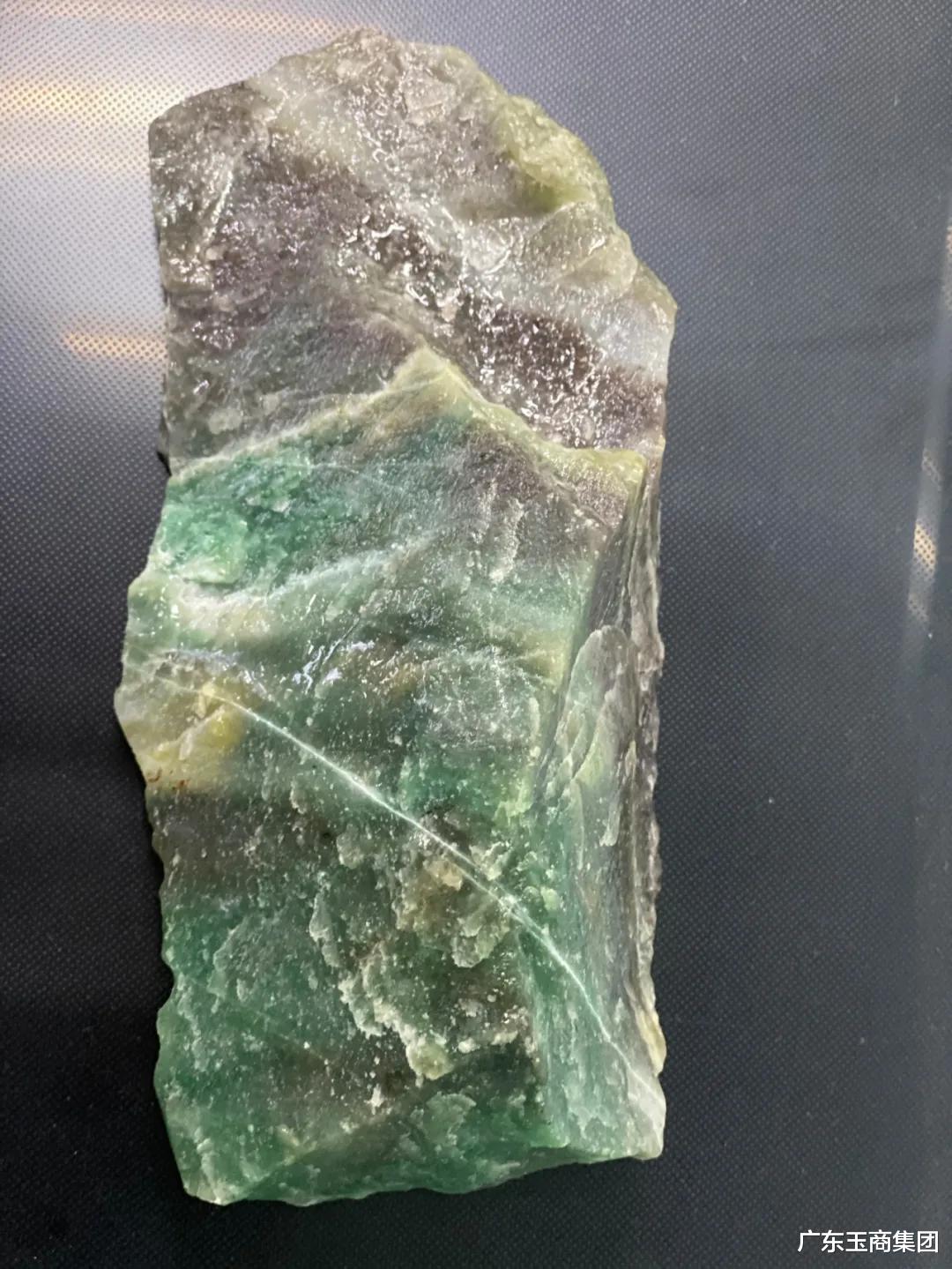 翡翠|同样产自缅甸矿区，这些玉石和翡翠有什么区别？